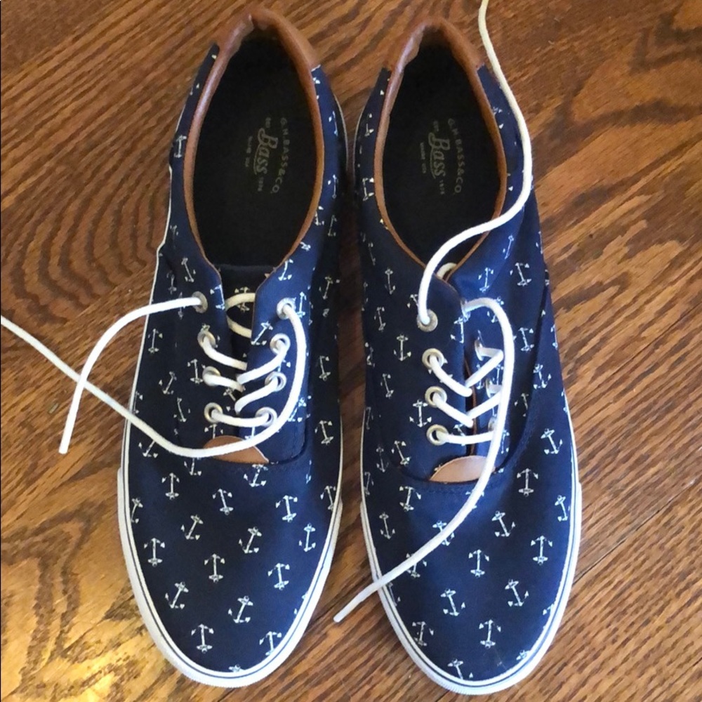 Bass women’s shoe